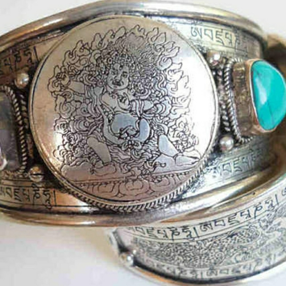 Inlayed Bracelet - Picture 4 of 6